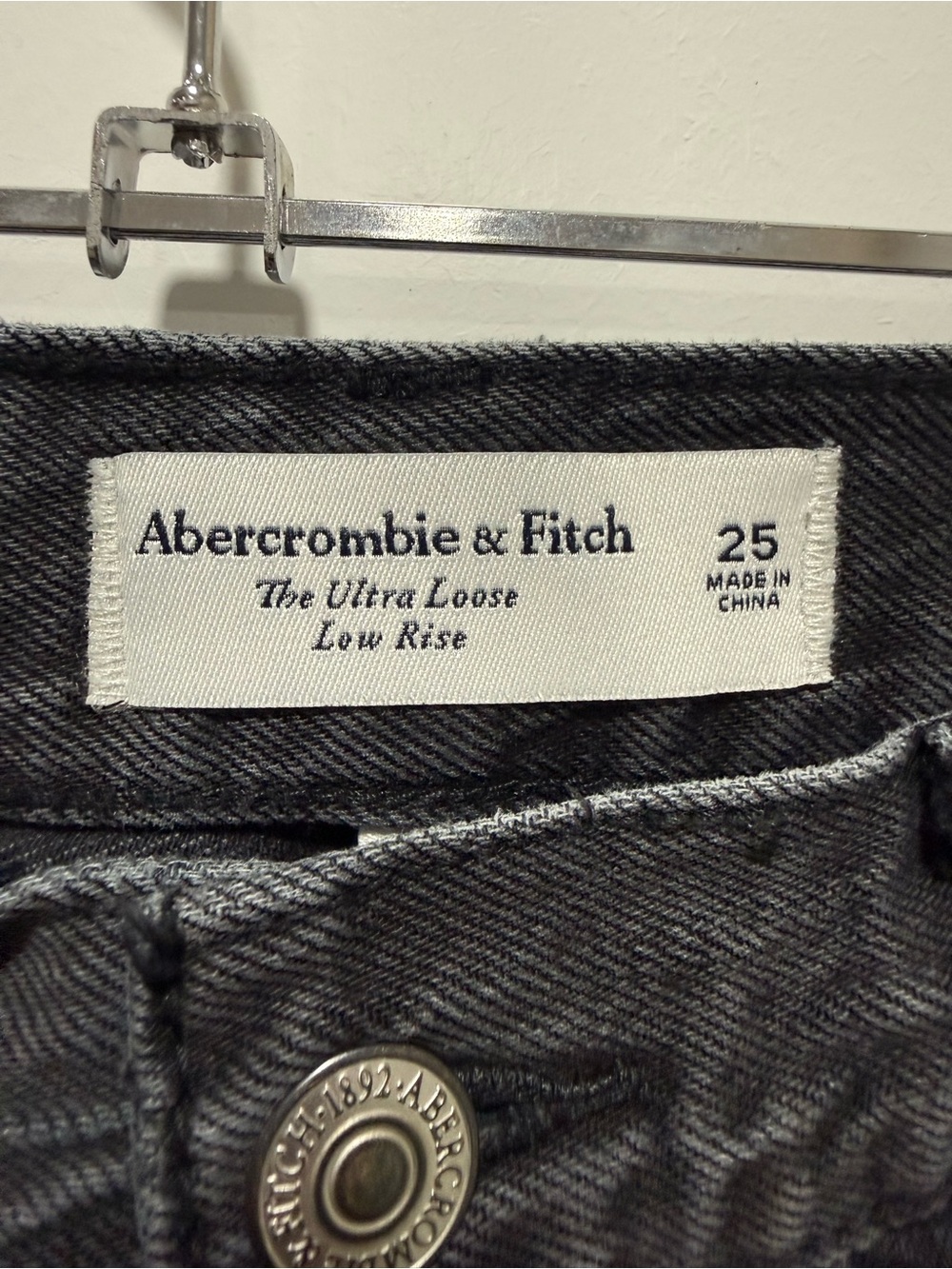 Abercrombie & Fitch Curve Love The Ultra Loose Low Rise Jean - Picture 11 of 12